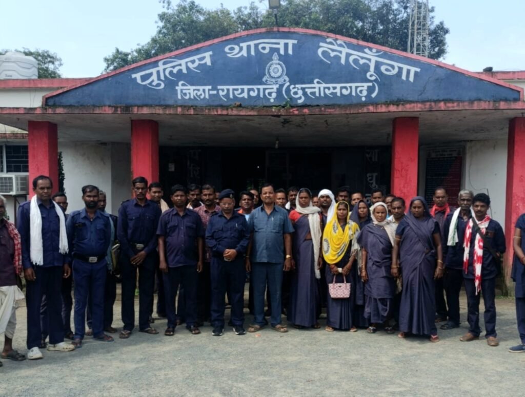 कोटवार मीटिंग एवं सम्मान समारोह में मेधावी छात्राओं, शिक्षकों और कोटवारो का हुआ सम्मान .. Kshiti Technologies