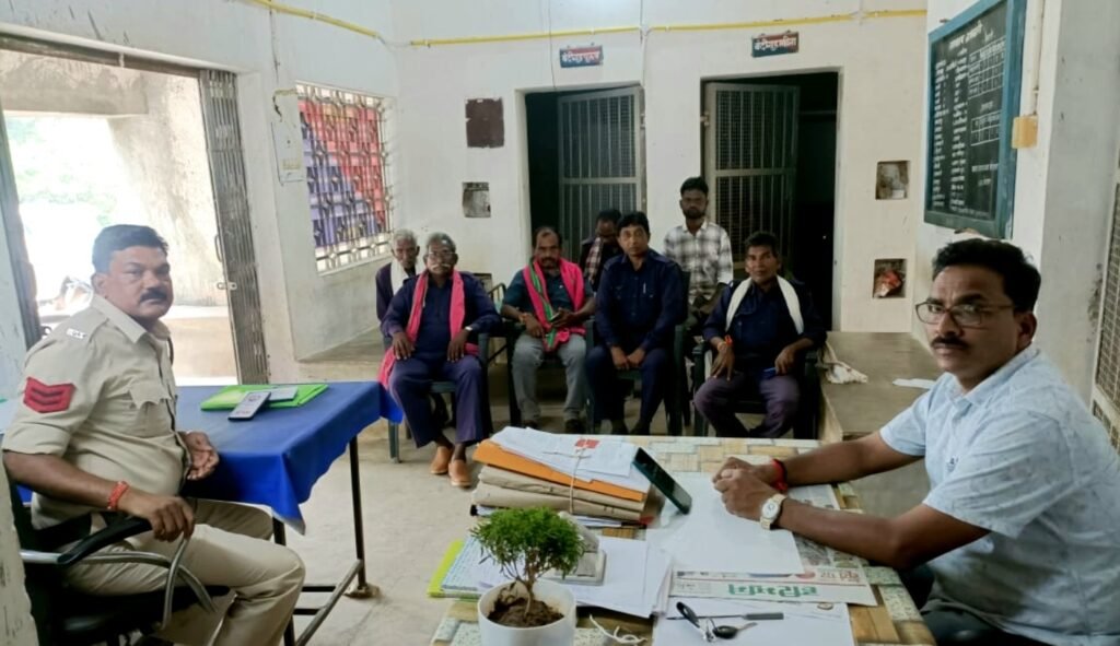 कोटवार मीटिंग एवं सम्मान समारोह में मेधावी छात्राओं, शिक्षकों और कोटवारो का हुआ सम्मान .. Kshiti Technologies