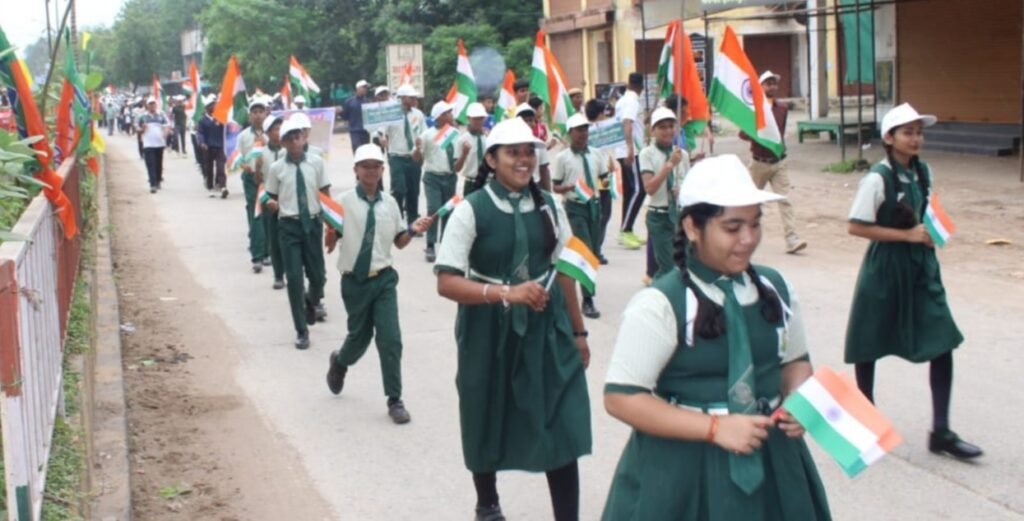 स्वतंत्रता दिवस पूर्व दौड़ व सफाई अभियान का आयोजन .. Kshiti Technologies