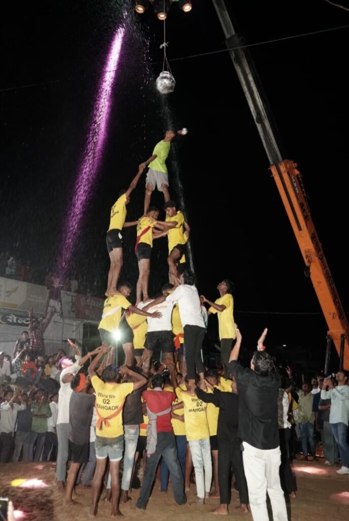 श्री कृष्ण जन्मोत्सव में उमड़ी हजारों श्रद्धालुओं की भीड़ .. Kshiti Technologies श्री कृष्ण जन्मोत्सव में उमड़ी हजारों श्रद्धालुओं की भीड़ .. Kshiti Technologies