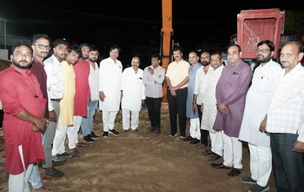 श्री कृष्ण जन्मोत्सव में उमड़ी हजारों श्रद्धालुओं की भीड़ .. Kshiti Technologies श्री कृष्ण जन्मोत्सव में उमड़ी हजारों श्रद्धालुओं की भीड़ .. Kshiti Technologies