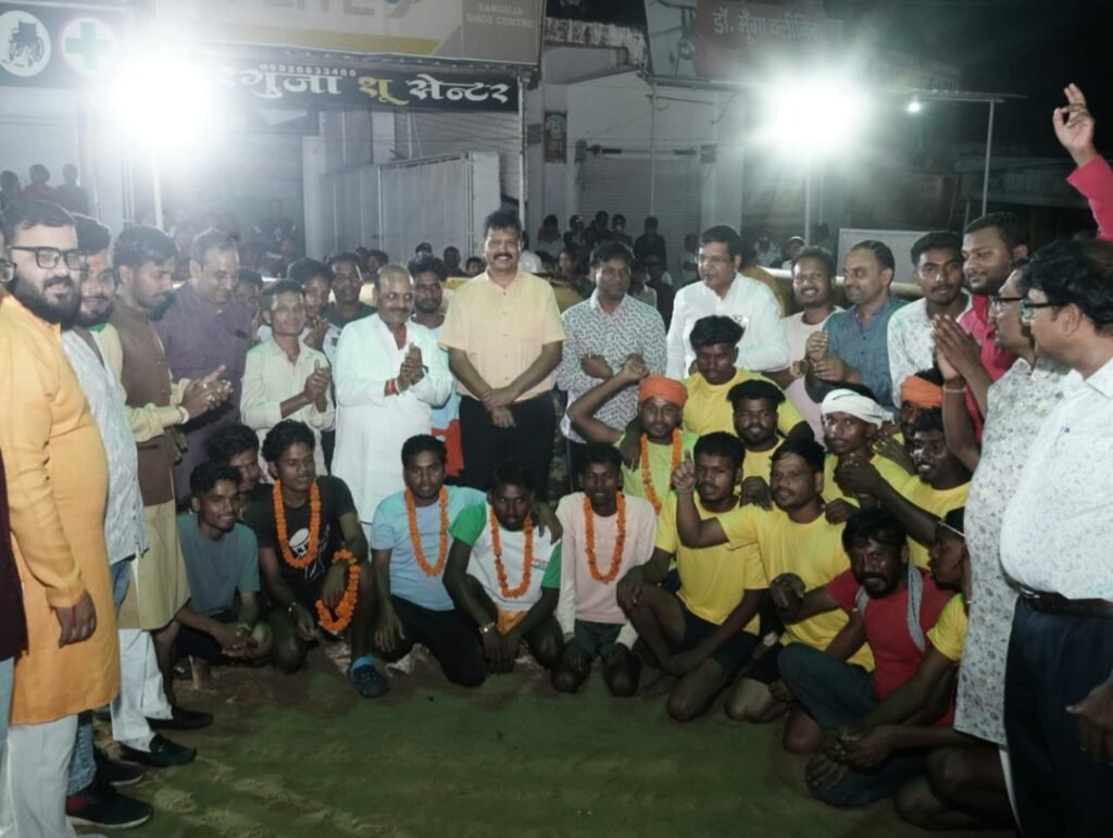 श्री कृष्ण जन्मोत्सव में उमड़ी हजारों श्रद्धालुओं की भीड़ .. Kshiti Technologies श्री कृष्ण जन्मोत्सव में उमड़ी हजारों श्रद्धालुओं की भीड़ .. Kshiti Technologies