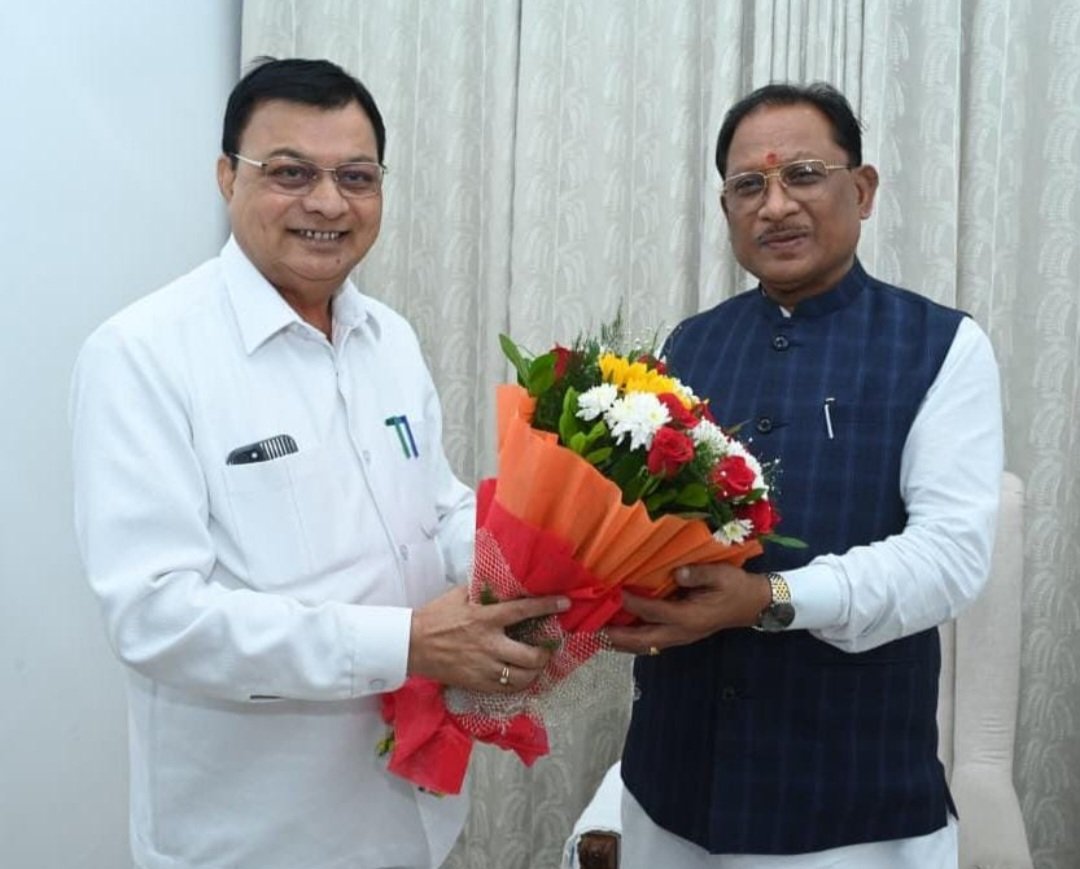 मुख्यमंत्री साय से वाणिज्य एवं उद्योग मंत्री लखनलाल देवांगन ने की सौजन्य भेंट .. Kshiti Technologies