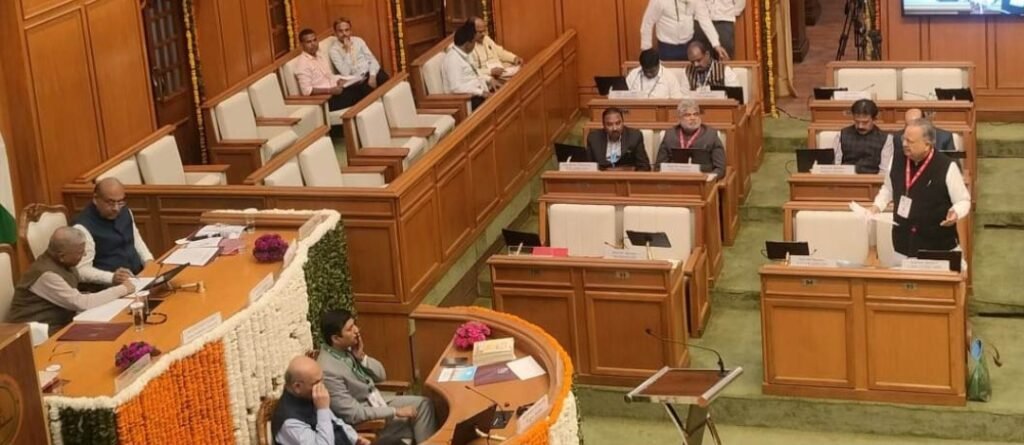 भारत की लोकतांत्रिक परंपराएं पूरी दुनिया के लिए प्रेरणा रही हैं: विधानसभा अध्यक्ष डॉ. रमन सिंह .. Kshiti Technologies