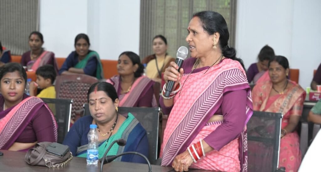 ग्रामीण महिलाओं के सशक्तिकरण की दिशा में नई पहल- ‘दीदी के गोठ’ रेडियो कार्यक्रम का हुआ शुभारंभ .. Kshiti Technologies