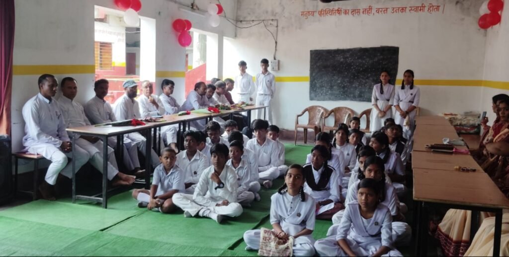 सरस्वती शिशु मंदिर उच्चतर माध्यमिक विद्यालय पाली में शिक्षक दिवस धूमधाम से मनाया .. Kshiti Technologies सरस्वती शिशु मंदिर उच्चतर माध्यमिक विद्यालय पाली में शिक्षक दिवस धूमधाम से मनाया .. Kshiti Technologies