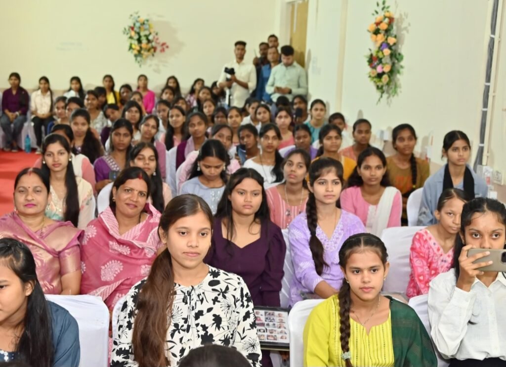 मुख्यमंत्री विष्णु देव साय ने रायगढ़ जिले के ग्राम गढ़ उमरिया में नवगुरुकुल का किया शुभारंभ .. Kshiti Technologies मुख्यमंत्री विष्णु देव साय ने रायगढ़ जिले के ग्राम गढ़ उमरिया में नवगुरुकुल का किया शुभारंभ .. Kshiti Technologies