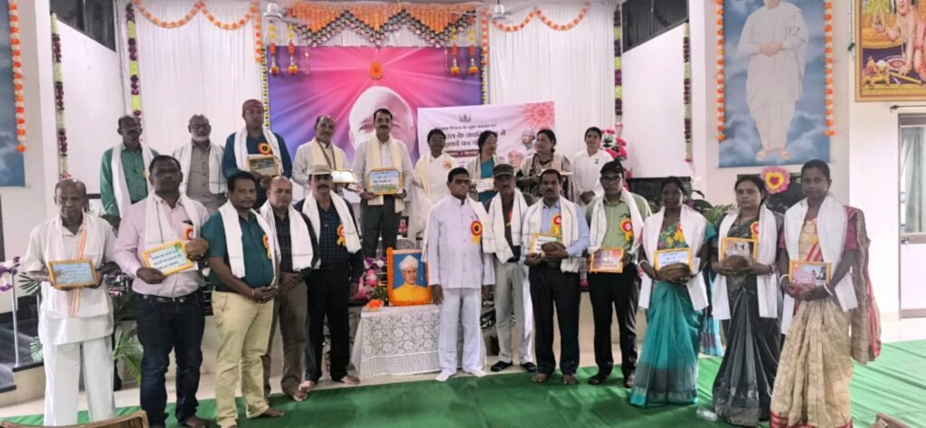 प्रजापिता ब्रह्माकुमारी ईश्वरीय विश्व विद्यालय, सक्ती में शिक्षक दिवस पर शिक्षकों का हुआ सम्मान .. Kshiti Technologies