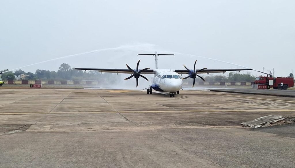 छत्तीसगढ़ रजत महोत्सव - 2025, बस्तर एयरपोर्ट से अब तक तीन लाख यात्रियों ने भरी उड़ान .. Kshiti Technologies छत्तीसगढ़ रजत महोत्सव - 2025, बस्तर एयरपोर्ट से अब तक तीन लाख यात्रियों ने भरी उड़ान .. Kshiti Technologies