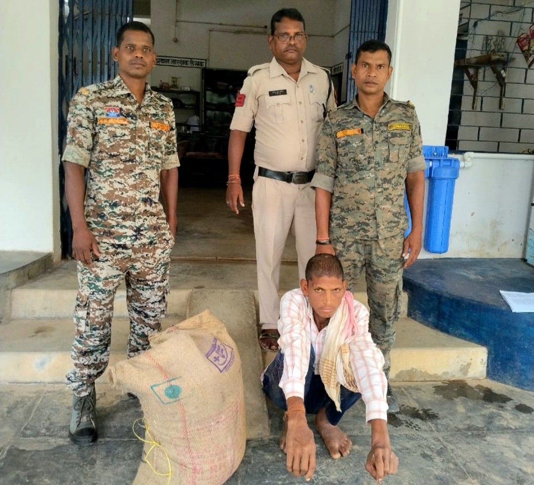 मिडिल स्कूल से चावल चोरी करने वाला आरोपी गिरफ्तार, पुलिस ने भेजा न्यायिक रिमांड पर .. Kshiti Technologies मिडिल स्कूल से चावल चोरी करने वाला आरोपी गिरफ्तार, पुलिस ने भेजा न्यायिक रिमांड पर .. Kshiti Technologies