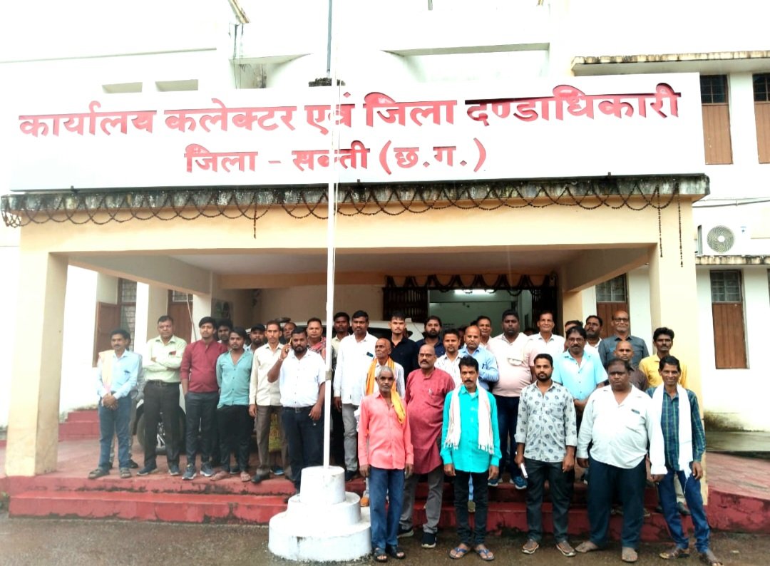 जैजैपुर ब्लॉक के खजुरानी समिति में यूरिया खाद की किल्लत से किसान परेशान .. Kshiti Technologies जैजैपुर ब्लॉक के खजुरानी समिति में यूरिया खाद की किल्लत से किसान परेशान .. Kshiti Technologies