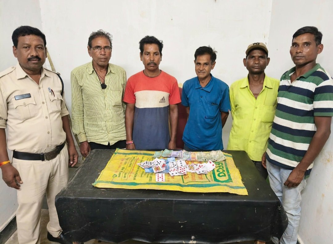 जैजैपुर पुलिस की बड़ी कार्रवाई: ग्राम दतौद में जुआ खेलते 5 आरोपी रंगे हाथ पकड़े गए, 4100 नगद और ताश की गड्डी जप्त .. Kshiti Technologies