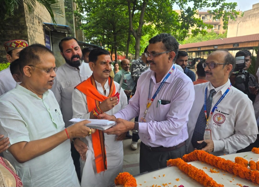 शहर विधायक अमर अग्रवाल के विधायक निधि से सिम्स को मिला मल्टी यूटिलिटी वाहन .. Kshiti Technologies शहर विधायक अमर अग्रवाल के विधायक निधि से सिम्स को मिला मल्टी यूटिलिटी वाहन .. Kshiti Technologies