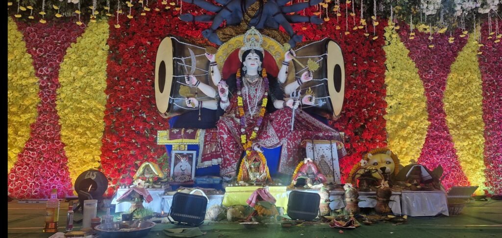 मां महामाया दुर्गा उत्सव : श्रद्धा और भक्ति से सराबोर पंडाल में उमड़ा जनसैलाब .. Kshiti Technologies मां महामाया दुर्गा उत्सव : श्रद्धा और भक्ति से सराबोर पंडाल में उमड़ा जनसैलाब .. Kshiti Technologies