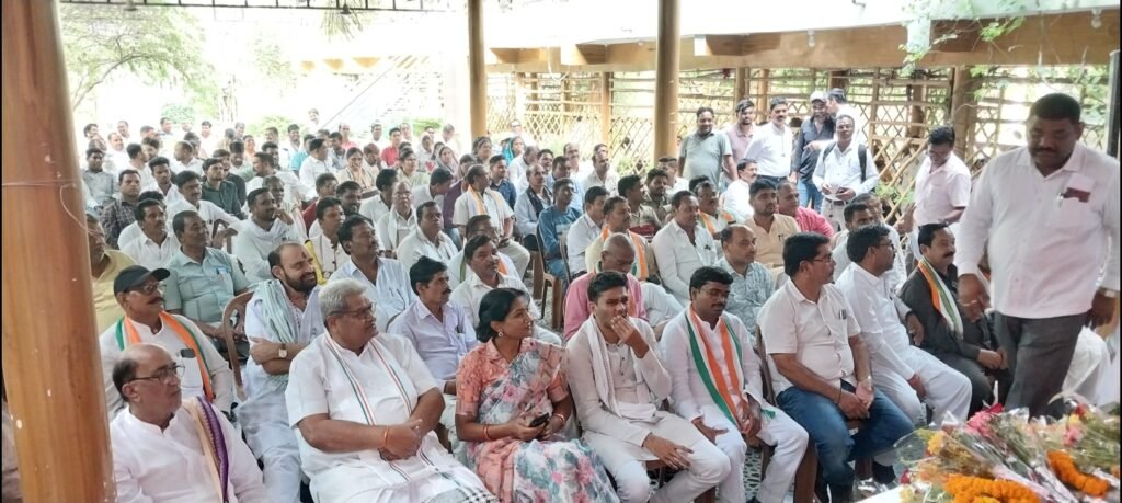 योग्य और ईमानदार कार्यकर्ता के हाथों में होगी कांग्रेस की कमान — अलीगढ़ से पधारे पर्यवेक्षक विवेक बंसल ने किया स्पष्ट .. Kshiti Technologies योग्य और ईमानदार कार्यकर्ता के हाथों में होगी कांग्रेस की कमान — अलीगढ़ से पधारे पर्यवेक्षक विवेक बंसल ने किया स्पष्ट .. Kshiti Technologies