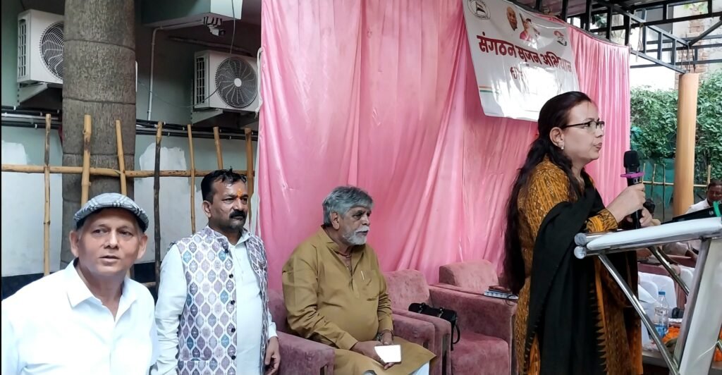 योग्य और ईमानदार कार्यकर्ता के हाथों में होगी कांग्रेस की कमान — अलीगढ़ से पधारे पर्यवेक्षक विवेक बंसल ने किया स्पष्ट .. Kshiti Technologies योग्य और ईमानदार कार्यकर्ता के हाथों में होगी कांग्रेस की कमान — अलीगढ़ से पधारे पर्यवेक्षक विवेक बंसल ने किया स्पष्ट .. Kshiti Technologies