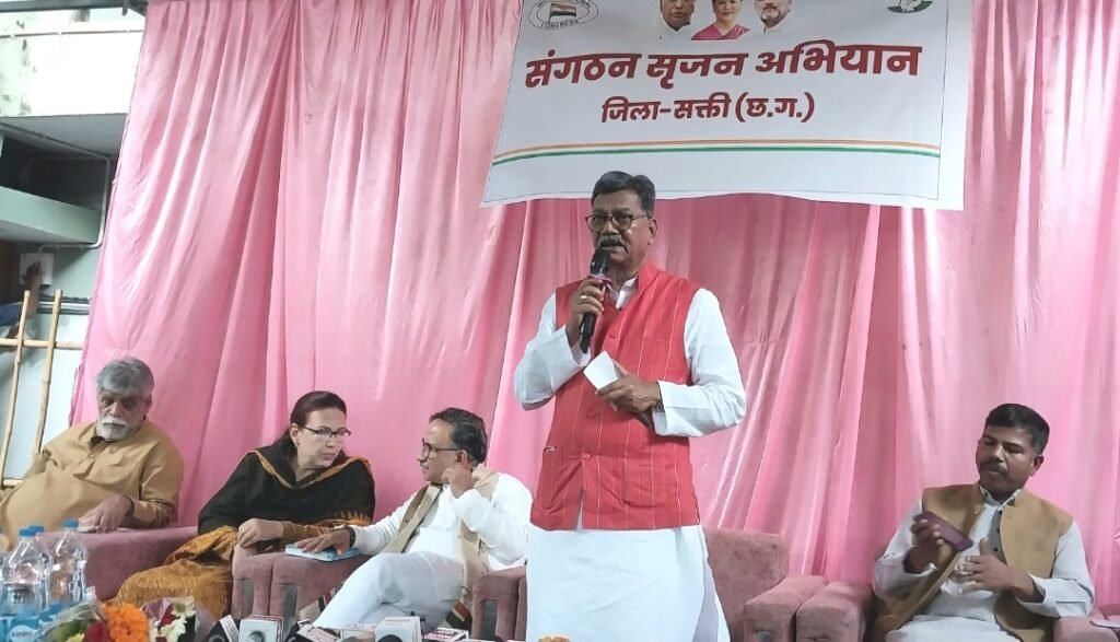 योग्य और ईमानदार कार्यकर्ता के हाथों में होगी कांग्रेस की कमान — अलीगढ़ से पधारे पर्यवेक्षक विवेक बंसल ने किया स्पष्ट .. Kshiti Technologies योग्य और ईमानदार कार्यकर्ता के हाथों में होगी कांग्रेस की कमान — अलीगढ़ से पधारे पर्यवेक्षक विवेक बंसल ने किया स्पष्ट .. Kshiti Technologies