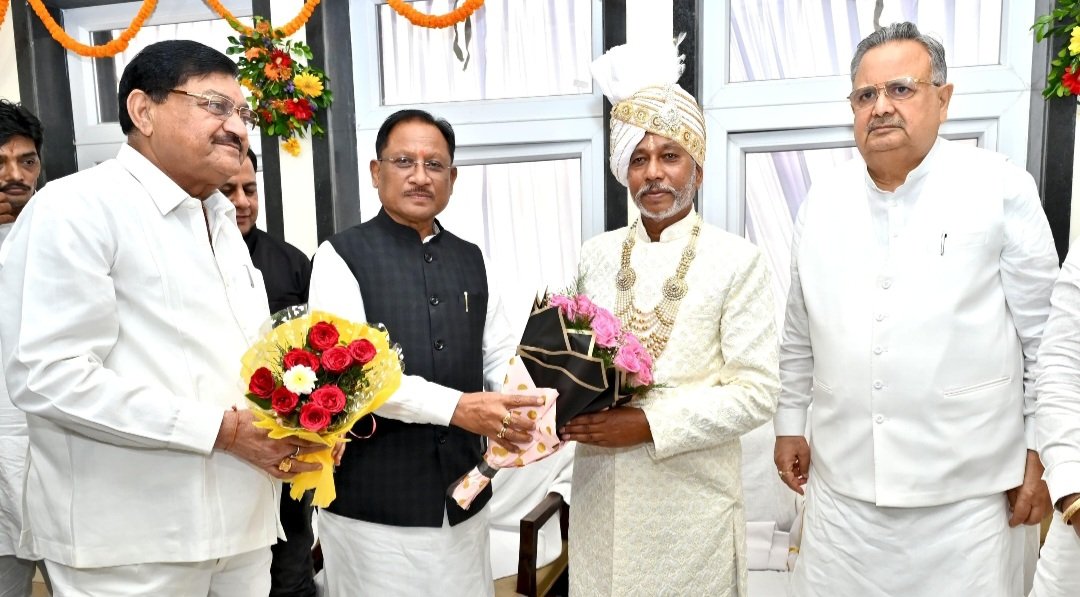 मुख्यमंत्री साय गुरु खुशवंत साहेब के गृहप्रवेश कार्यक्रम में हुए शामिल .. Kshiti Technologies मुख्यमंत्री साय गुरु खुशवंत साहेब के गृहप्रवेश कार्यक्रम में हुए शामिल .. Kshiti Technologies