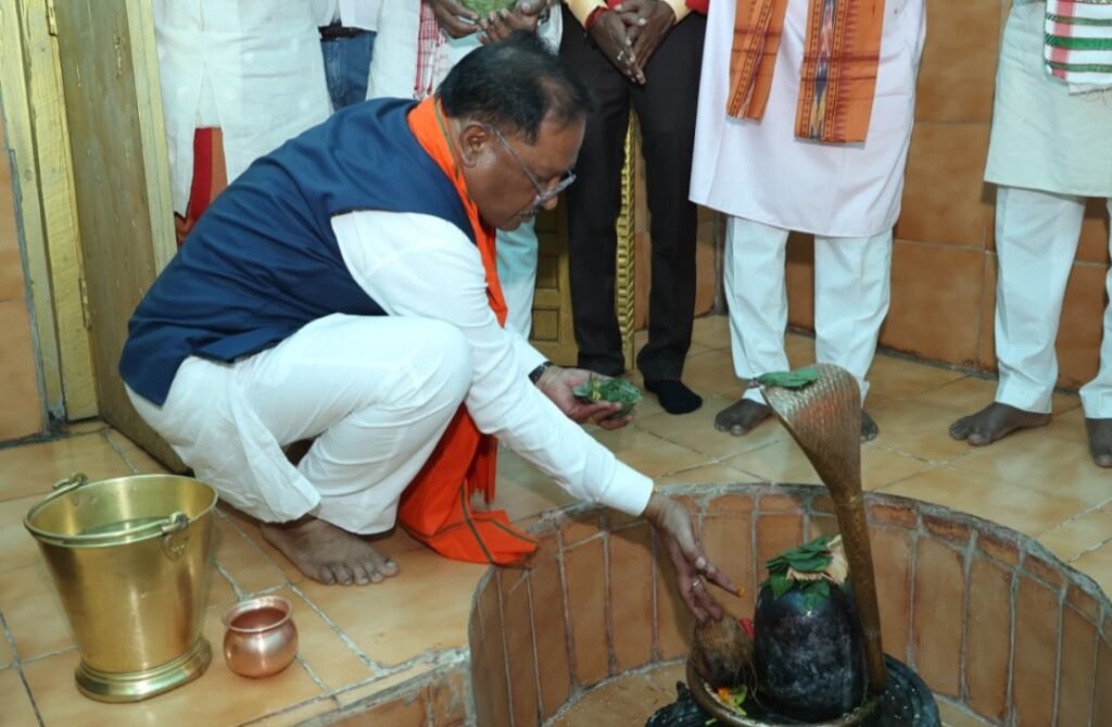 संतों की कृपा और जनता के विश्वास से ही संभव हुआ सुशासन का दीपोत्सव: मुख्यमंत्री साय .. Kshiti Technologies संतों की कृपा और जनता के विश्वास से ही संभव हुआ सुशासन का दीपोत्सव: मुख्यमंत्री साय .. Kshiti Technologies