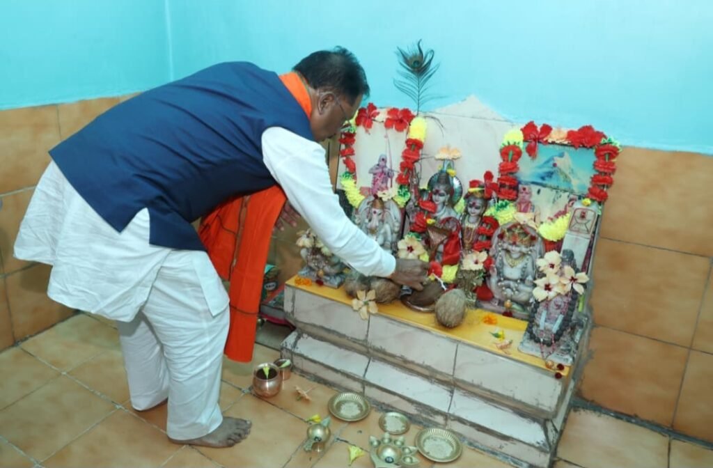 संतों की कृपा और जनता के विश्वास से ही संभव हुआ सुशासन का दीपोत्सव: मुख्यमंत्री साय .. Kshiti Technologies संतों की कृपा और जनता के विश्वास से ही संभव हुआ सुशासन का दीपोत्सव: मुख्यमंत्री साय .. Kshiti Technologies