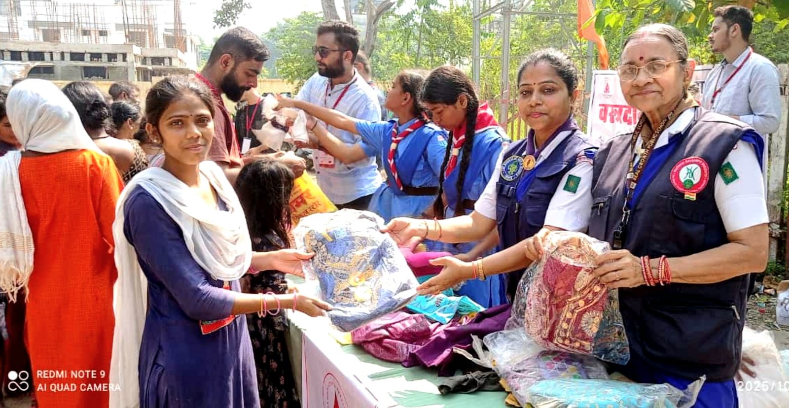 स्काउट्स एवं गाइड्स ने ‘जज्बा वेलफेयर सोसायटी’ के साथ मिलकर किया वस्त्रदान .. Kshiti Technologies स्काउट्स एवं गाइड्स ने ‘जज्बा वेलफेयर सोसायटी’ के साथ मिलकर किया वस्त्रदान .. Kshiti Technologies