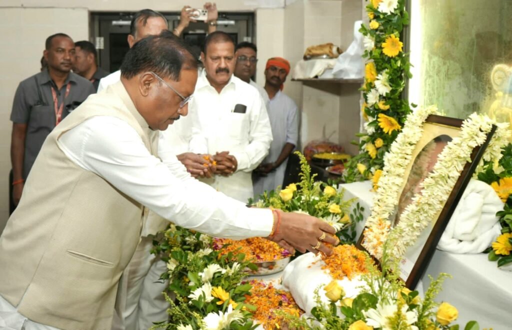 मुख्यमंत्री विष्णु देव साय ने पूर्व विधानसभा उपाध्यक्ष स्वर्गीय बनवारी लाल अग्रवाल को दी श्रद्धांजलि .. Kshiti Technologies मुख्यमंत्री विष्णु देव साय ने पूर्व विधानसभा उपाध्यक्ष स्वर्गीय बनवारी लाल अग्रवाल को दी श्रद्धांजलि .. Kshiti Technologies