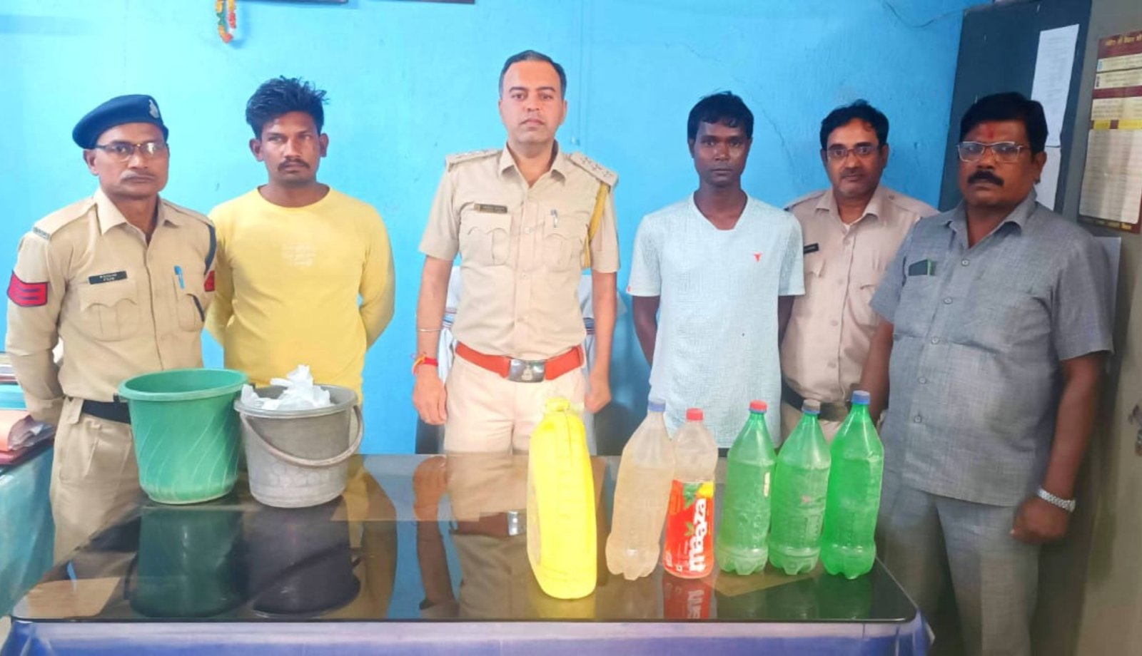 सक्ती में आबकारी विभाग की बड़ी कार्रवाई, 27 लीटर महुआ शराब जब्त – 4 आरोपी गिरफ्तार .. Kshiti Technologies