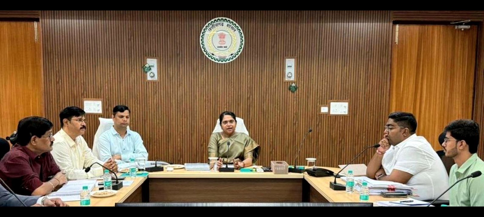 आबकारी विभाग की समीक्षा बैठक में अधिकारियों को राजस्व लक्ष्य प्राप्ति के निर्देश .. Kshiti Technologies