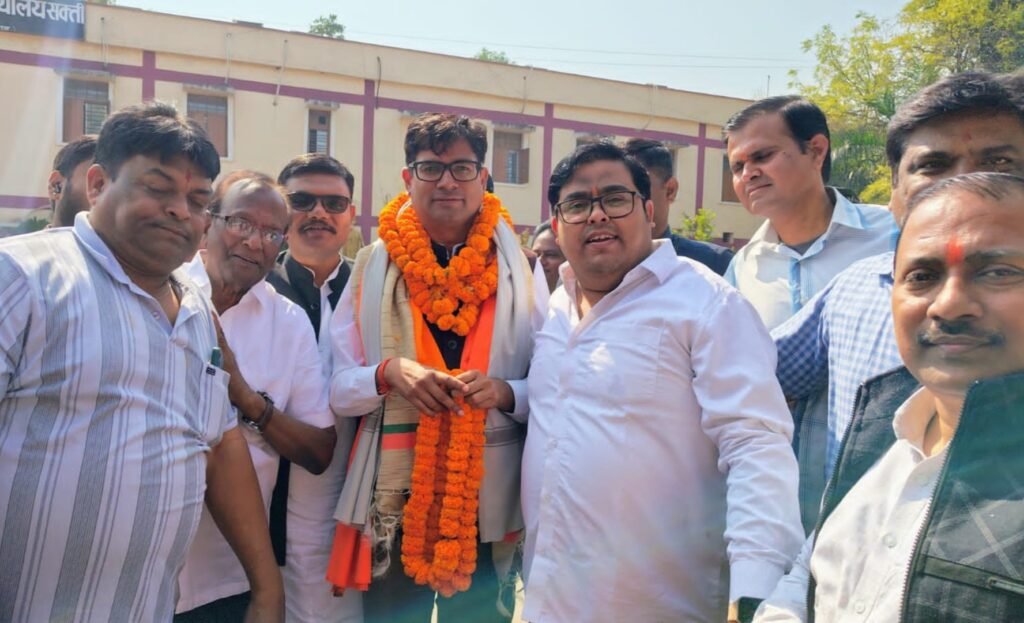 अग्रसेन चौक में वित्त मंत्री ओपी चौधरी का जोरदार स्वागत, भाजपा कार्यकर्ताओं में उत्साह .. Kshiti Technologies अग्रसेन चौक में वित्त मंत्री ओपी चौधरी का जोरदार स्वागत, भाजपा कार्यकर्ताओं में उत्साह .. Kshiti Technologies